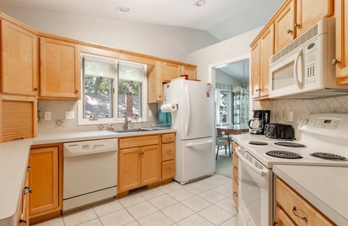 Clarklake House | ★ Clarklake an All Sports Lake ★ Spring Fed, 5 Bed Rm Home, in the Irish Hills★n