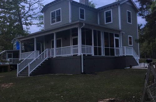 Lincolnton Cabin | Clarks Hill Lakefront Cabin aka J. Strom Thurmond Lake always has deep water!