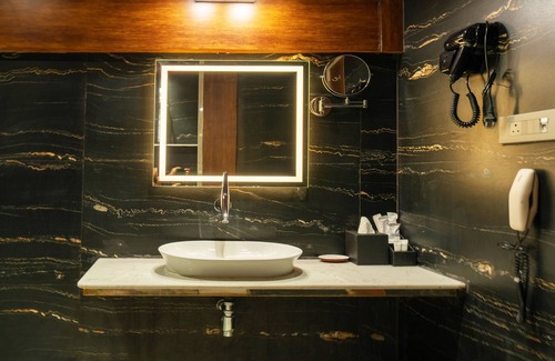 Hyderabad Hotel | Clarks Inn Suites Hyderabad Airport