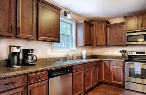 Clarksville House | Clarksville Getaway: Spacious 3-Bedroom Home, Pet-Friendly w/Fenced Yard