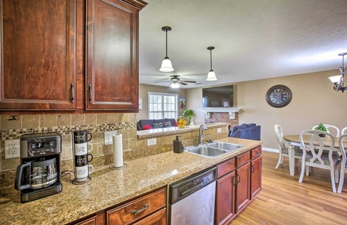 Clarksville House | Clarksville Getaway Near Golfing & Breweries!