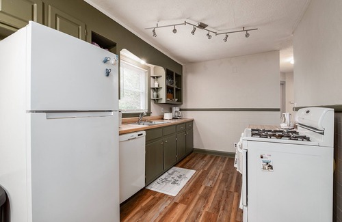 Jeffersonville - Clarksville House | Clarksville Indiana- less than 10 min from downtown Louisville KY!