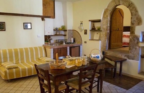 Santo Stefano di Sessanio Bed & Breakfast | Classic Apartment (3 persons) Residence La Torre