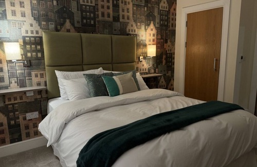 Shrewsbury Apartment | Class Stays - Room 7