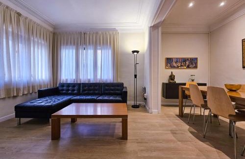 Sant Gervasi – la Bonanova Apartment | Classbedroom Park Güell Apartment