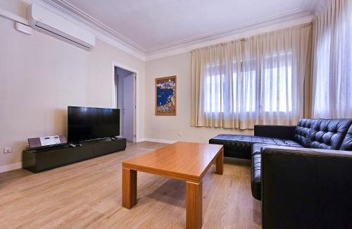 Sant Gervasi – la Bonanova Apartment | Classbedroom Park Güell Apartment