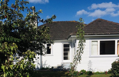 Awhitu House | Classic 1950s house