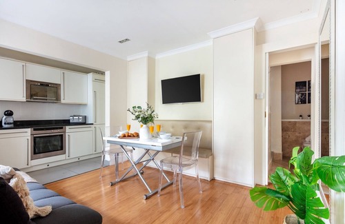 Campden Apartment | Classic 1BR - Notting Hill Gem