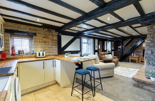 Stainburn Cottage | Classic 2 Bed Cottage with Fire Place & Bath TV