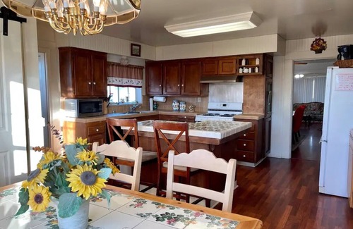 Orcutt House | Classic 20th Century Architecture, Huge space for large families