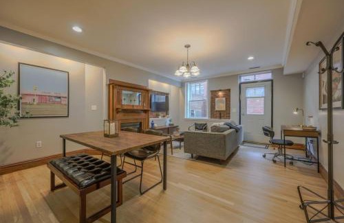Back Bay Apartment | Classic 2Bed 2Bath Apartment w patio in Back Bay