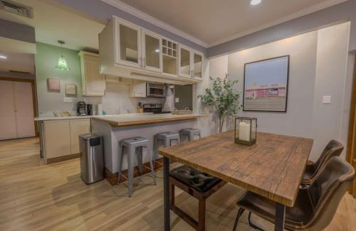 Back Bay Apartment | Classic 2Bed 2Bath Apartment w patio in Back Bay