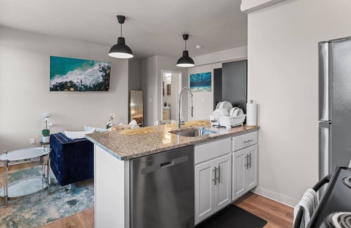 New Center Detroit Apartment | Classic 2BR Detroit's Sugar Hill