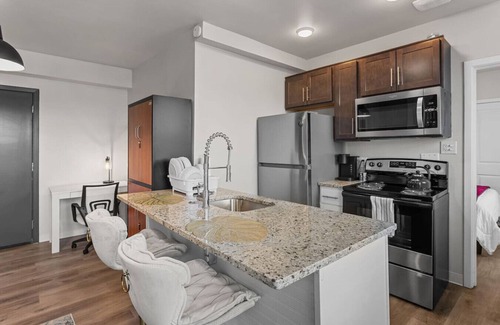 New Center Detroit Apartment | Classic 2BR Detroit's Sugar Hill