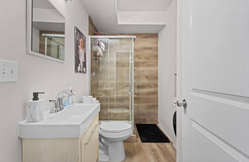 New Center Detroit Apartment | Classic 2BR Detroit's Sugar Hill