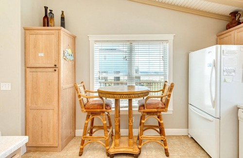 Galveston House | Classic 2nd Row Beachside Home w/Gulf Views, Outside Shower, Easy Beach Access