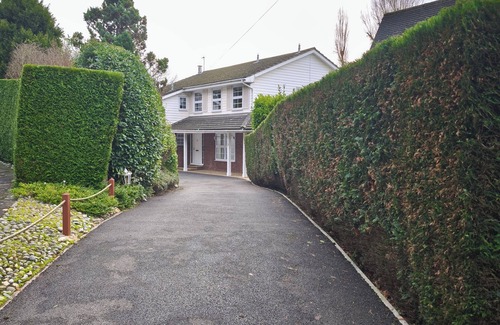 Hillingdon House | Classic 3-Bedroom Paradise in London