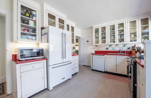 Brant Point House | Classic 7BR Nantucket Summer Home - Incredible Views & Walk to Town