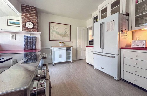 Brant Point House | Classic 7BR Nantucket Summer Home - Incredible Views & Walk to Town