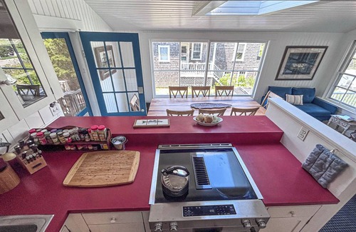 Brant Point House | Classic 7BR Nantucket Summer Home - Incredible Views & Walk to Town