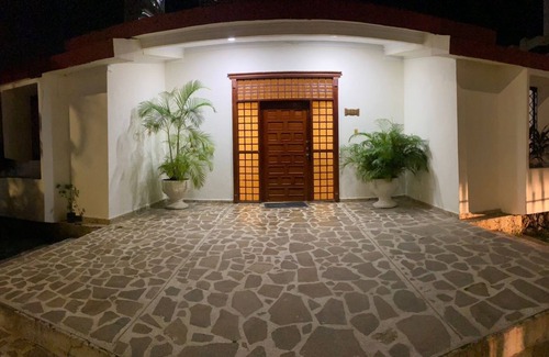 Manga House | Classic 8 Bedroom Mansion close to the Old City