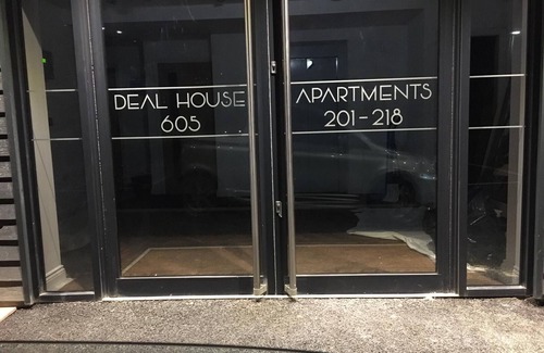 Kirkheaton Apartment | Classic Apartment at Hotl Aparts at Deal House