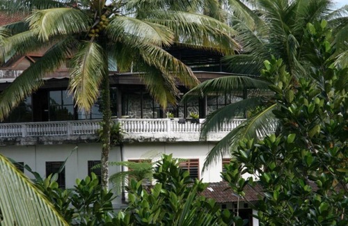 Sebatu House | classic balinese house with a beautiful rainforest view!