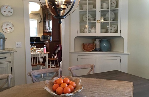 Avon House | CLASSIC BAYHEADER! Steps to Beach. 4 Bdrms. Sleeps 8.
