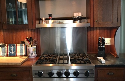 Avon House | CLASSIC BAYHEADER! Steps to Beach. 4 Bdrms. Sleeps 8.
