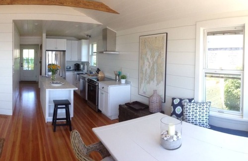 Portsmouth Cottage | Classic Beachfront Cottage, Newport County, RI