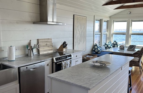 Portsmouth Cottage | Classic Beachfront Cottage, Newport County, RI