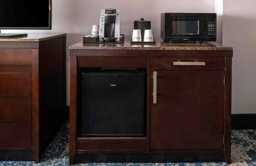 Bethesda Hotel | Classic Bethesda Stay Pet Friendly With Metro And DC Access Nearby - 2 Units