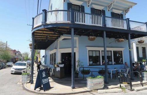 Bywater Apartment | Classic Bywater Shotgun Suite/great location in perfect neighborhood