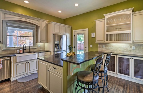 Canon City House | Classic Cañon City Getaway - 13 Mi to Royal Gorge!