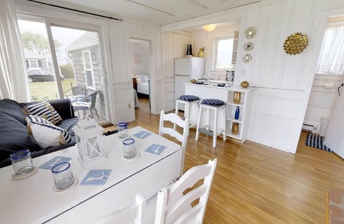 Barnstable County Cottage | Classic Cape Cod Cottage with ocean views & beach!
