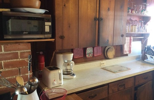 West Dennis Cottage | Classic Cape Cod Cottage - Steps from Beach!