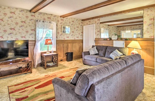 Greene House | Classic Cape-Style Farmhouse on 550-Acre Vineyard!