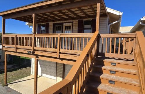 Almont Apartment | Classic Charm Close to Lake 2