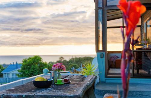Kaikoura House | Classic Charm Sea & Mountain Views