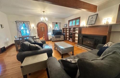Orono House | Classic Charm with Modern Kitchen Walking Distance to UMaine