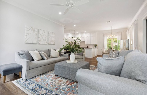 Old Town Cottage | Classic Coastal Cottage ~ Steps to the Beach! 4-Seater Golf cart for rent!