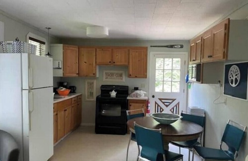 Frontenac Cottage | Classic Cottage Charm - relaxing & private. #1