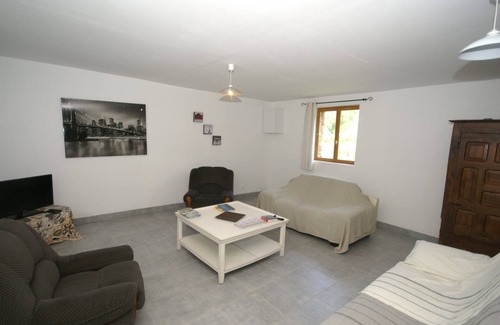 Le Bourg-Dun Cottage | Classic Cottage in Le Bourg-Dun with Garden