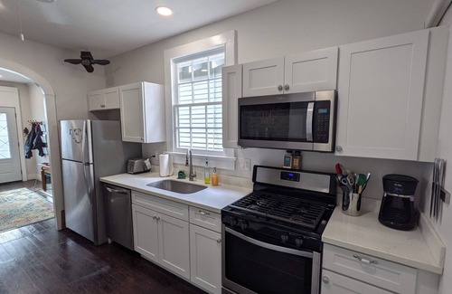 Touro Apartment | Classic Cozy 1-bedroom Uptown Shotgun w/Patio in New Orleans