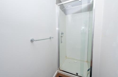 Corio Apartment | Classic decor, freshly painted 3 by 2 quiet home