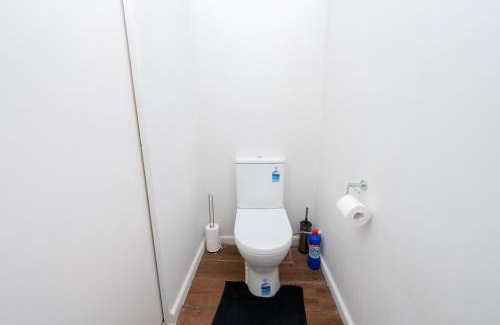Corio Apartment | Classic decor, freshly painted 3 by 2 quiet home