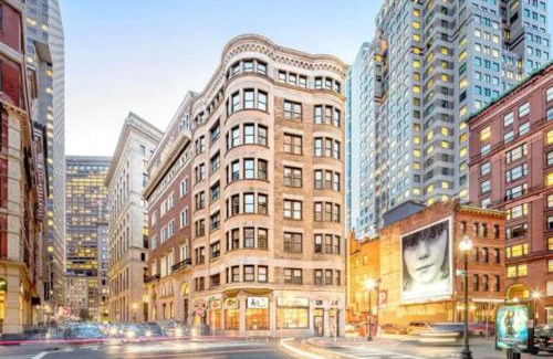 Downtown Boston Apartment | Classic Downtown Loft Style Apartment