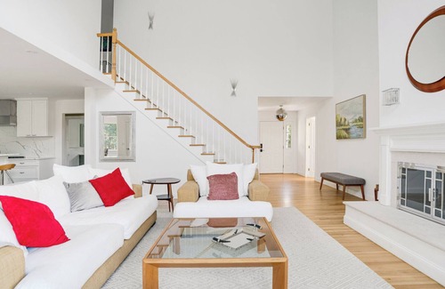Northwest Harbor House | Classic East Hampton Home Perfect for Families Close to Town and Beaches