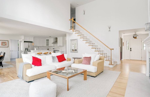 Northwest Harbor House | Classic East Hampton Home Perfect for Families Close to Town and Beaches