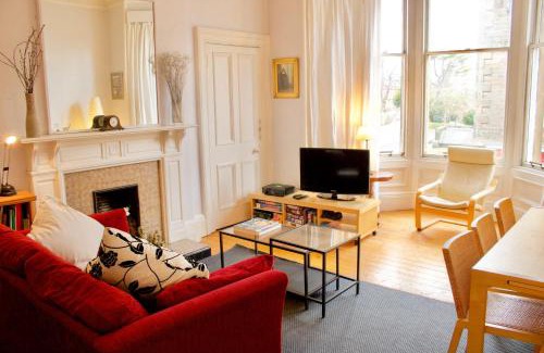 Morningside Apartment | Classic Edinburgh Flat in the heart of Morningside